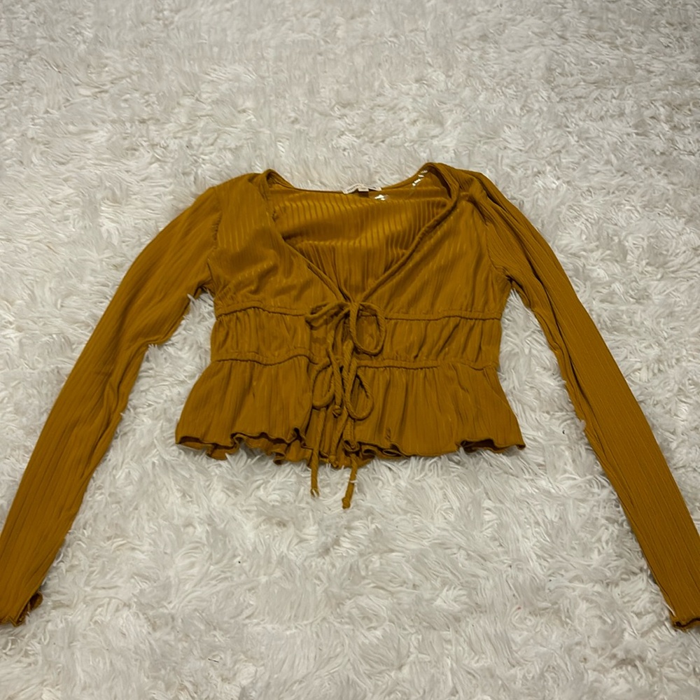 Tie-over top